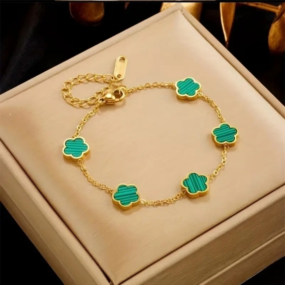 18K Gold Plated Five Petal Flower Bracelet in Green Enamel - Picture 1 of 4